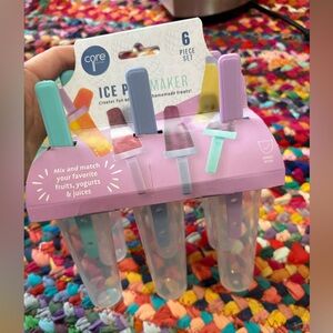 SIX PIECE SET PLASTIC POPSICLE ICE MOLDS (NWT)